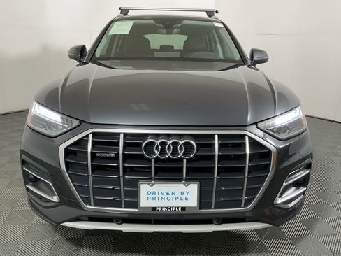 Used 2024 Audi Q5 2.0T Premium w/ Convenience Package image 3