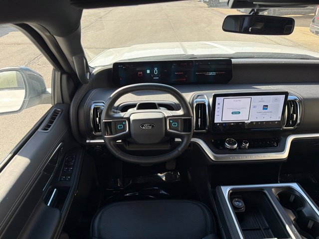 Used 2026 Ford Expedition Platinum w/ Stealth Performance Package AWD/4WD image 19