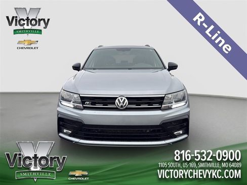Used 2021 Volkswagen Tiguan SE R-Line image 2