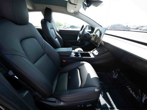 Used 2021 Tesla Model 3 Standard Range Plus RWD image 23