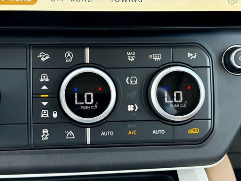 New 2026 Land Rover Defender 110 X-Dynamic SE AWD/4WD image 34