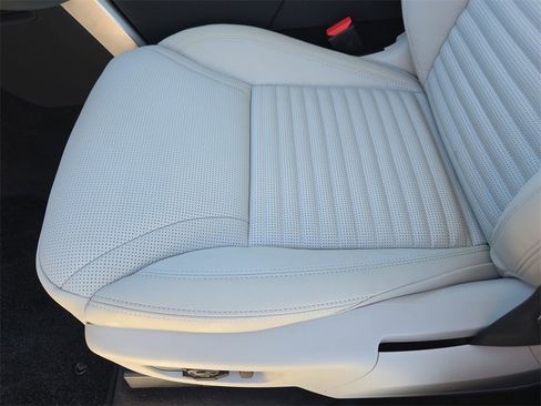 New 2026 Land Rover Discovery Limited Edition image 31