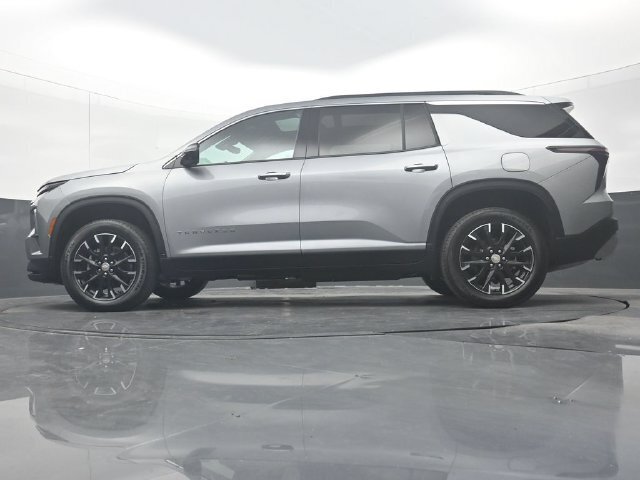 Used 2026 Chevrolet Traverse LT w/ Sun and Wheel Package FWD image 34
