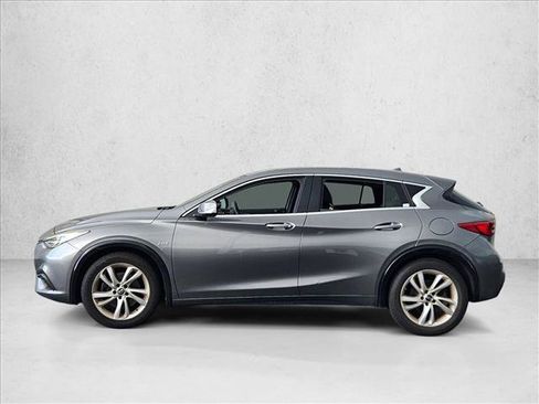 Used 2017 INFINITI QX30 w/ Cargo Package FWD image 3