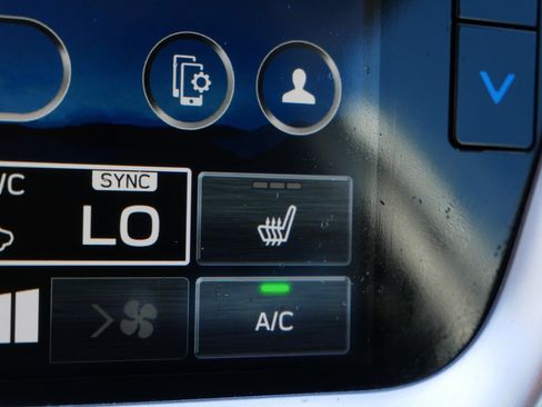 Used 2023 Subaru Outback Premium AWD/4WD image 31