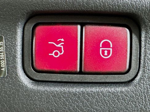 Certified 2022 Mercedes-Benz C 300 4MATIC Sedan image 35