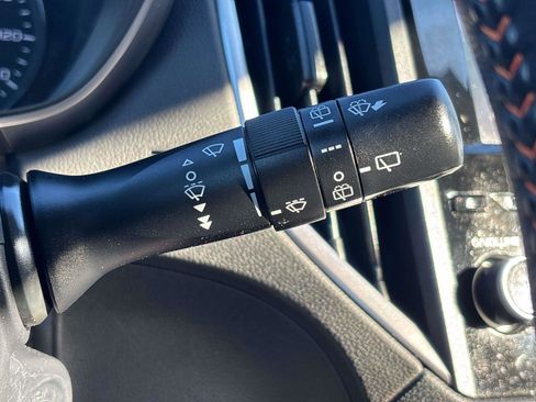 Used 2023 Subaru Crosstrek 2.0i Premium image 29