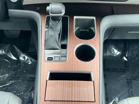 Used 2024 Toyota Sienna XLE image 40