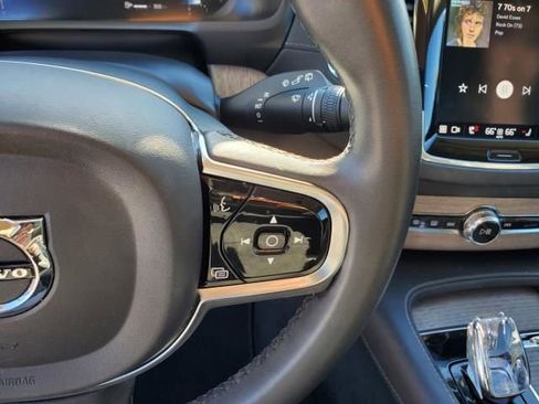 Used 2023 Volvo XC90 B6 Ultimate w/ Lounge Package image 28