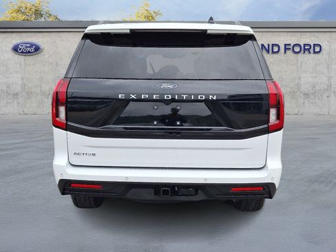 Used 2025 Ford Expedition Active AWD/4WD image 5