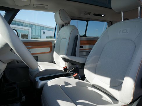New 2025 Volkswagen ID. Buzz Pro S Plus image 4