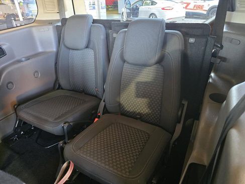 Used 2022 Ford Transit Connect XLT image 11