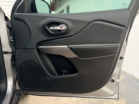 Used 2021 Jeep Cherokee Latitude Plus w/ Mopar Interior Package image 26