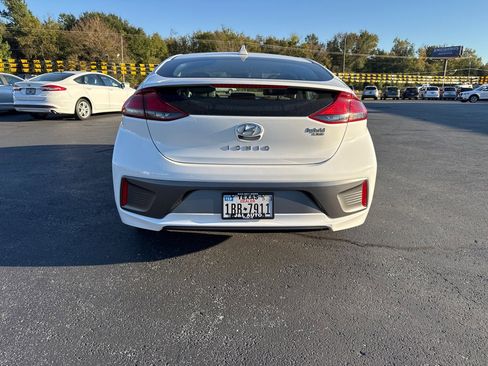 Used 2020 Hyundai Ioniq Blue image 4