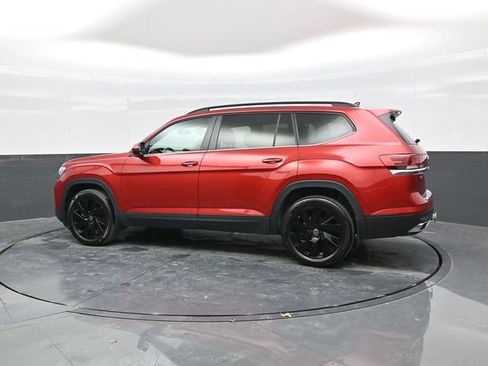 Used 2024 Volkswagen Atlas SE image 4