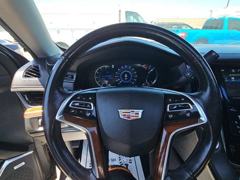 Used 2016 Cadillac Escalade Luxury RWD image 10