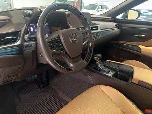 Used 2020 Lexus ES 350 w/ Premium Package image 11