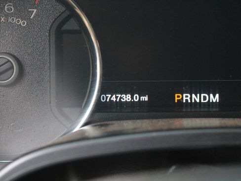 Used 2018 Ford F150 Lariat w/ Equipment Group 502A Luxury image 10