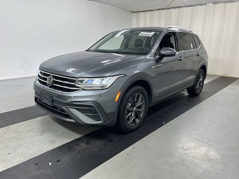 Certified 2022 Volkswagen Tiguan SE AWD/4WD image 5