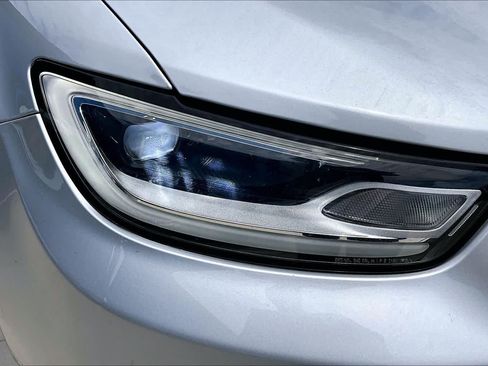 Used 2024 Chrysler Pacifica Touring-L FWD image 28