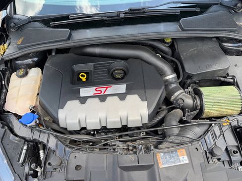Used 2017 Ford Focus ST FWD image 12