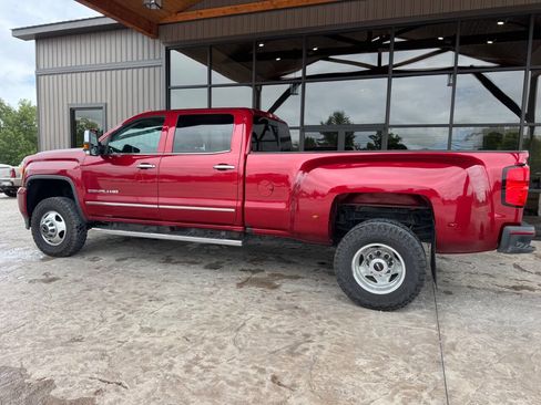 Used 2019 GMC Sierra 3500 Denali w/ Duramax Plus Package AWD/4WD image 4