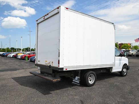 Used 2016 GMC Savana 3500 RWD image 5