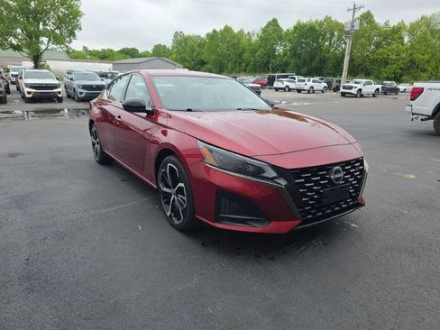 Used 2023 Nissan Altima 2.5 SR FWD image 4