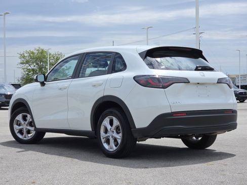Used 2023 Honda HR-V LX image 16