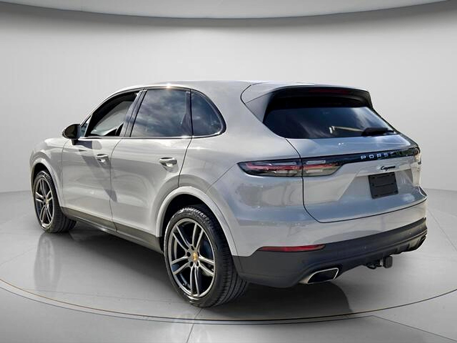Used 2021 Porsche Cayenne AWD/4WD image 4