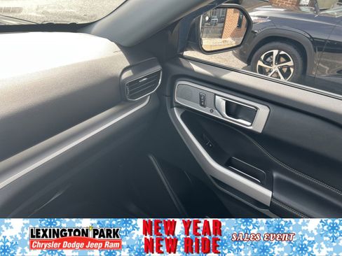 Used 2024 Ford Explorer XLT w/ Equipment Group 202A image 30