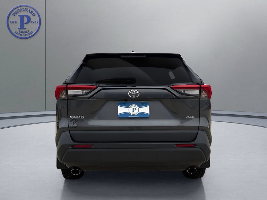 Used 2022 Toyota RAV4 XLE FWD image 6
