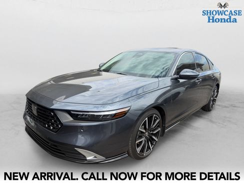 Used 2024 Honda Accord Touring image 2