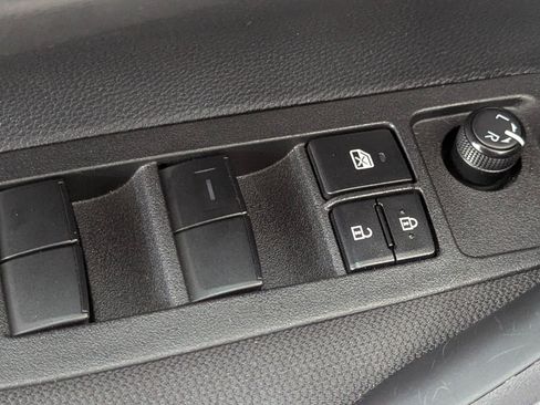 Used 2025 Toyota Corolla LE image 23