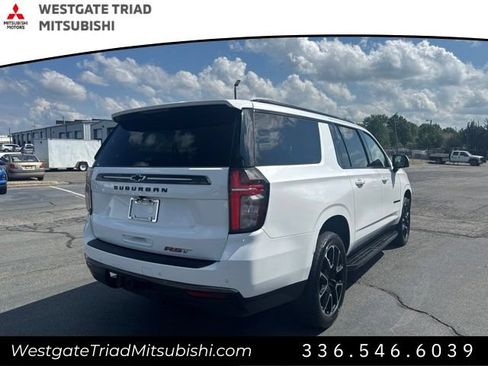 Used 2022 Chevrolet Suburban RST w/ Luxury Package AWD/4WD image 4