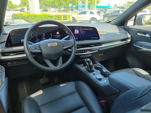 Certified 2025 Cadillac XT4 Premium Luxury FWD image 31