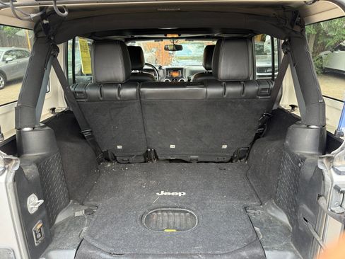 Used 2016 Jeep Wrangler Unlimited Rubicon AWD/4WD image 32