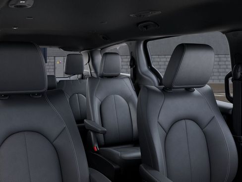 New 2027 Chrysler Pacifica Select FWD image 26
