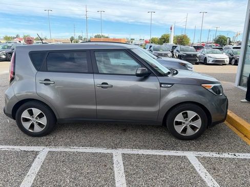 Used 2016 Kia Soul w/ Convenience Package FWD image 5
