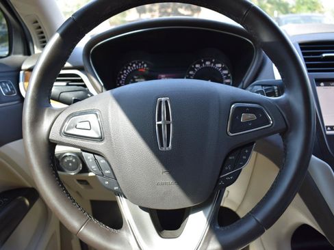 Used 2019 Lincoln MKC Select w/ Select Plus Package FWD image 14