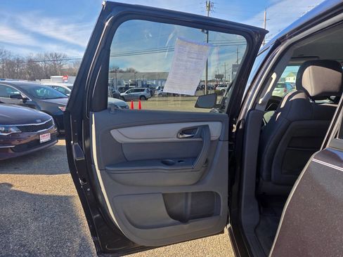 Used 2015 Chevrolet Traverse LS image 11