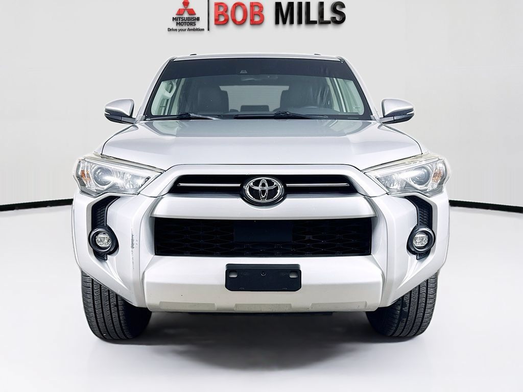 Used 2021 Toyota 4Runner SR5 Premium w/ Moonroof Package RWD image 2