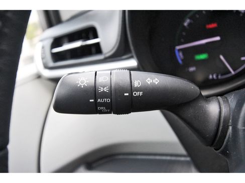 Used 2022 Toyota Sienna XLE FWD image 21