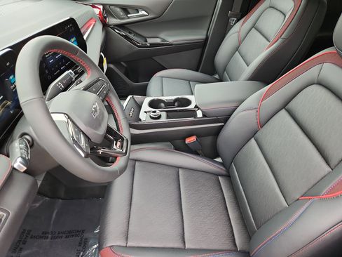 New 2026 Chevrolet Equinox RS w/ Convenience Package III AWD/4WD image 7