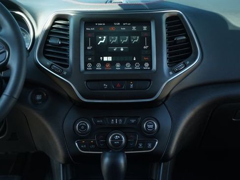 Used 2021 Jeep Cherokee Trailhawk image 29