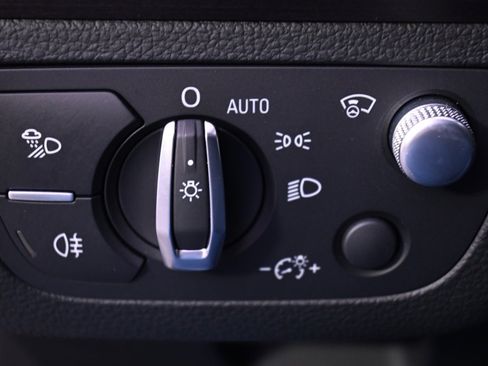 Used 2022 Audi Q5 e Prestige image 25