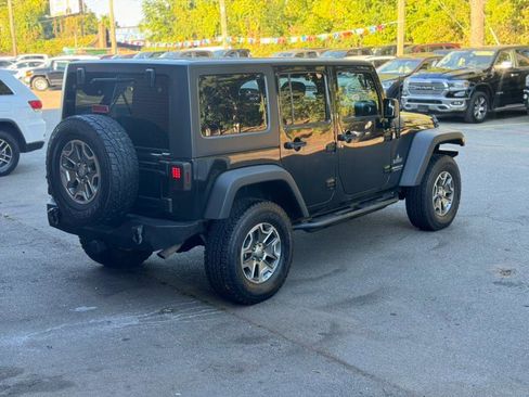 Used 2014 Jeep Wrangler Unlimited Rubicon image 4