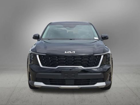Certified 2024 Kia Sorento LX FWD image 9