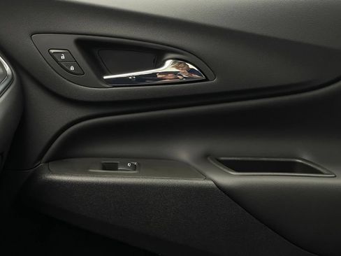 Used 2024 Chevrolet Equinox LT w/ LPO, Floor Liner Package FWD image 38