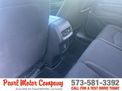 Certified 2022 GMC Terrain SLE w/ Driver Convenience Package AWD/4WD image 21
